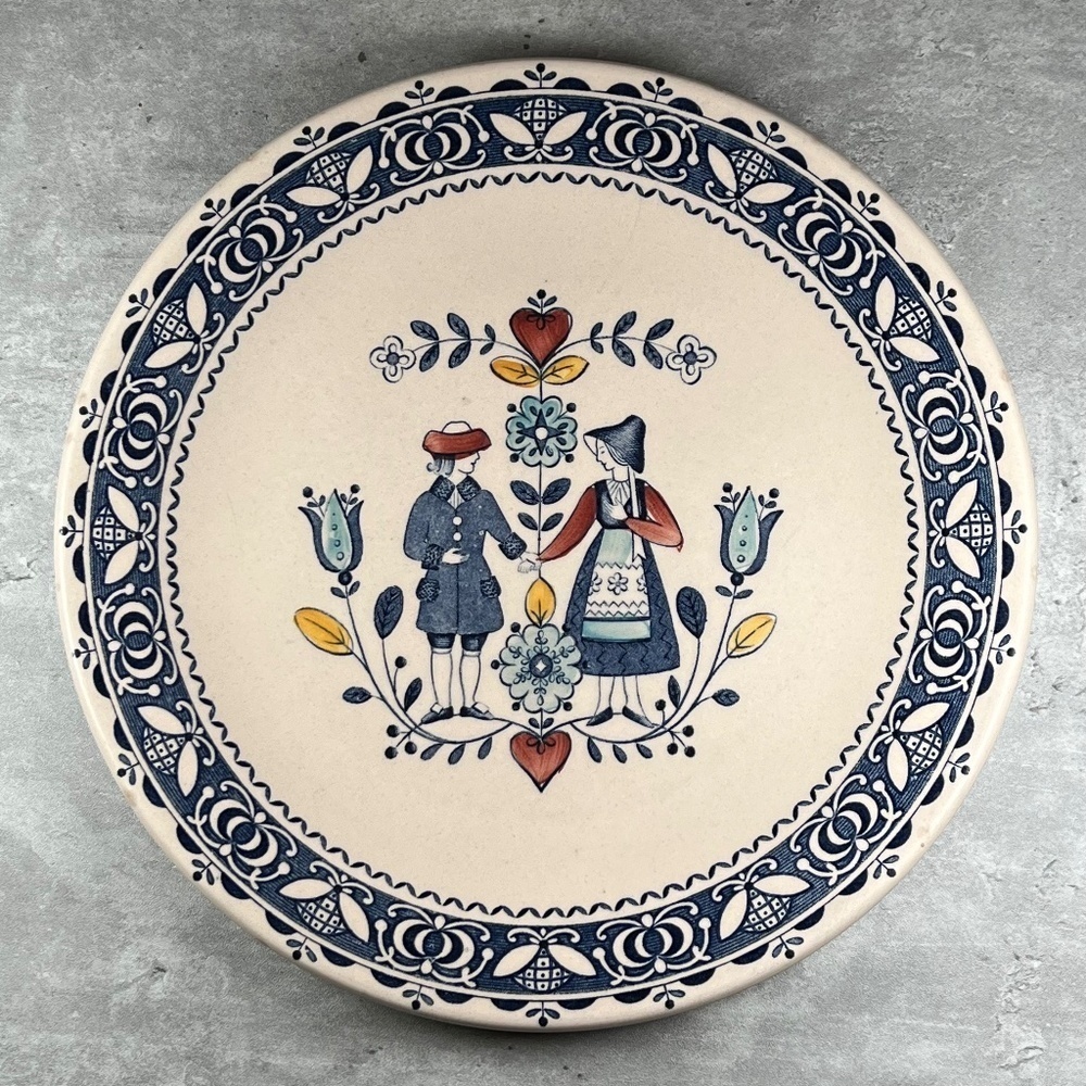 Johnson Brothers Hearts And Flowers Smooth Dinner Plate